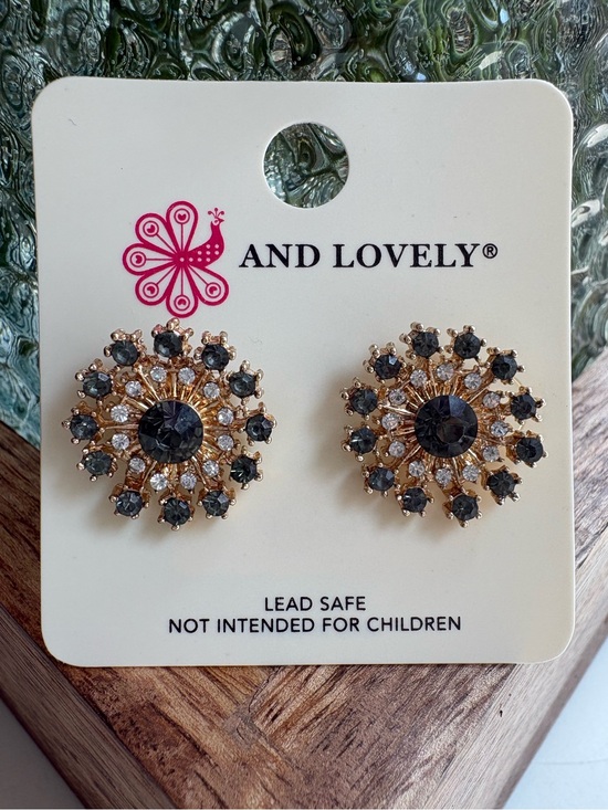 Jewelry - ⭐️ And Lovely Gold and Gray Floral Crystal Earrings